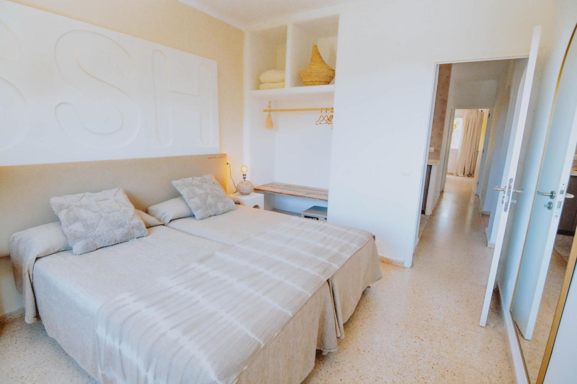 Апарт отель Secret Oasis Ibiza-Only Adults Сан-Антонио-Абад Экстерьер фото