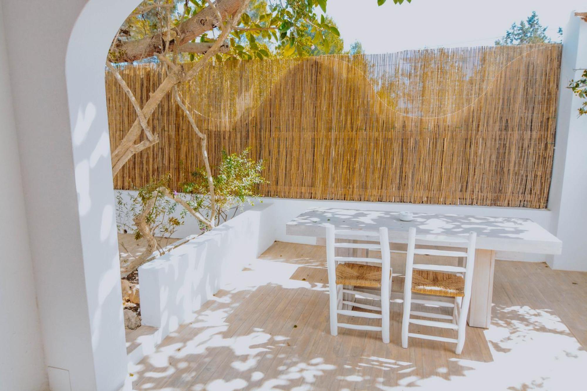Апарт отель Secret Oasis Ibiza-Only Adults Сан-Антонио-Абад Экстерьер фото