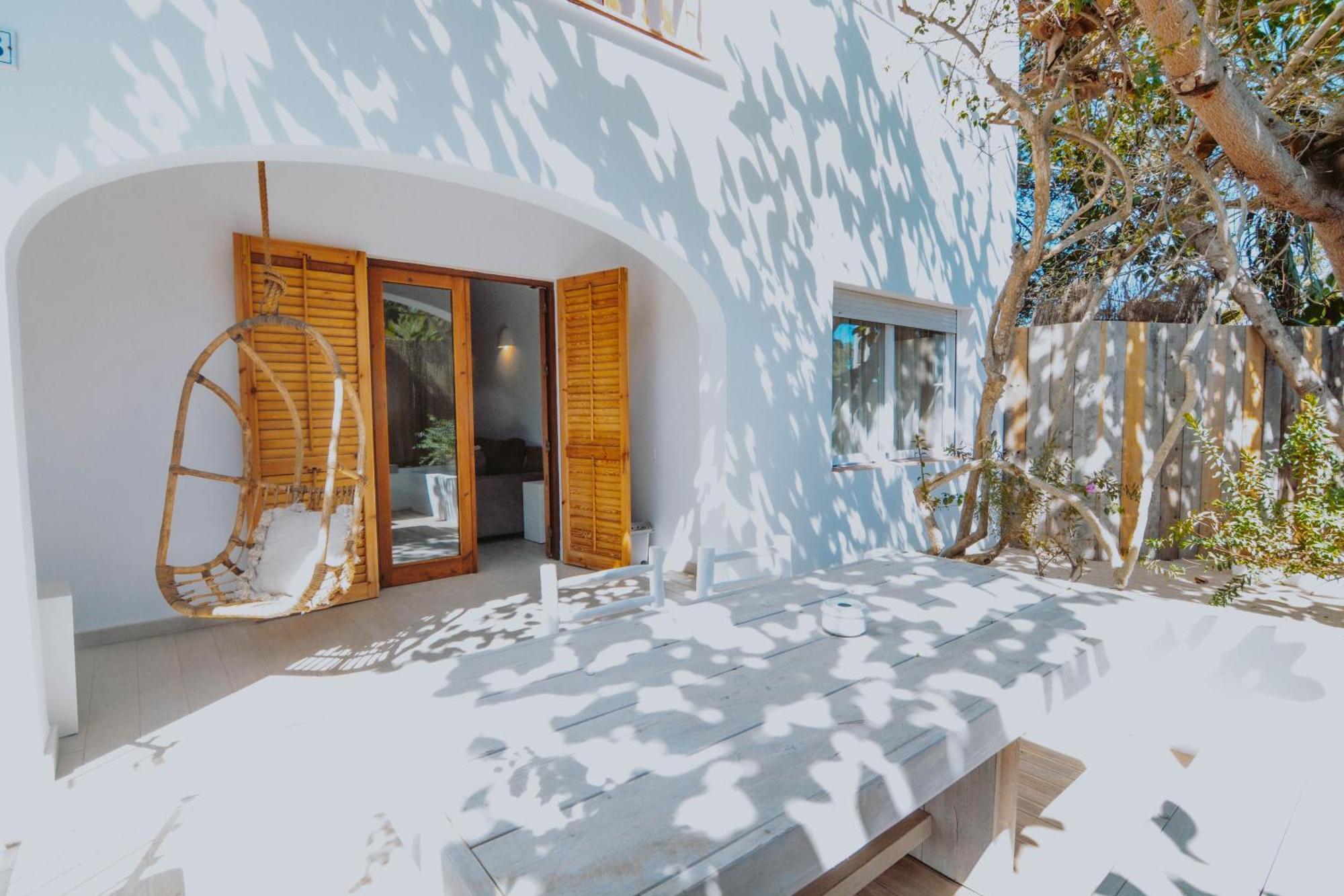Апарт отель Secret Oasis Ibiza-Only Adults Сан-Антонио-Абад Экстерьер фото