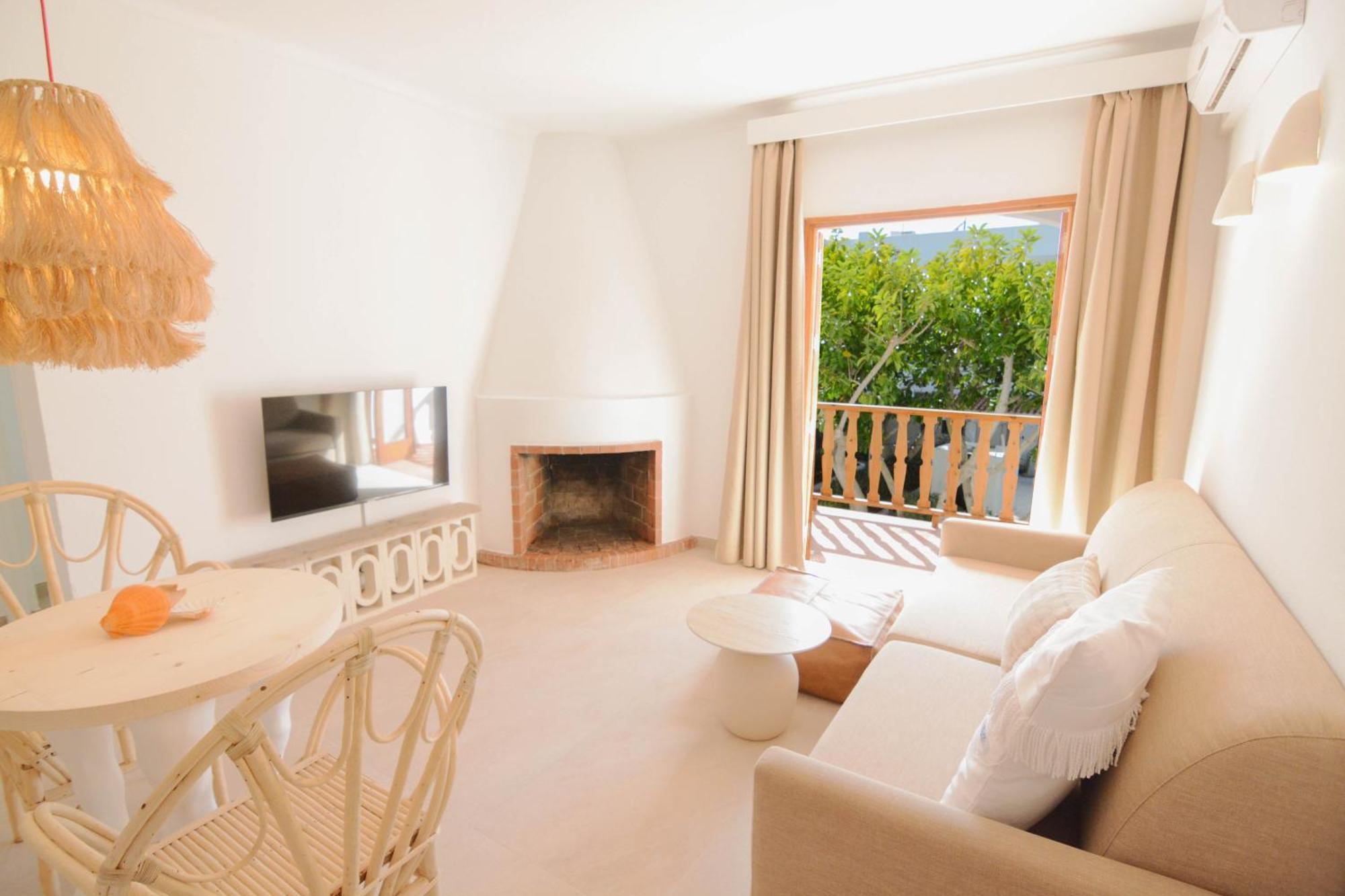 Апарт отель Secret Oasis Ibiza-Only Adults Сан-Антонио-Абад Экстерьер фото