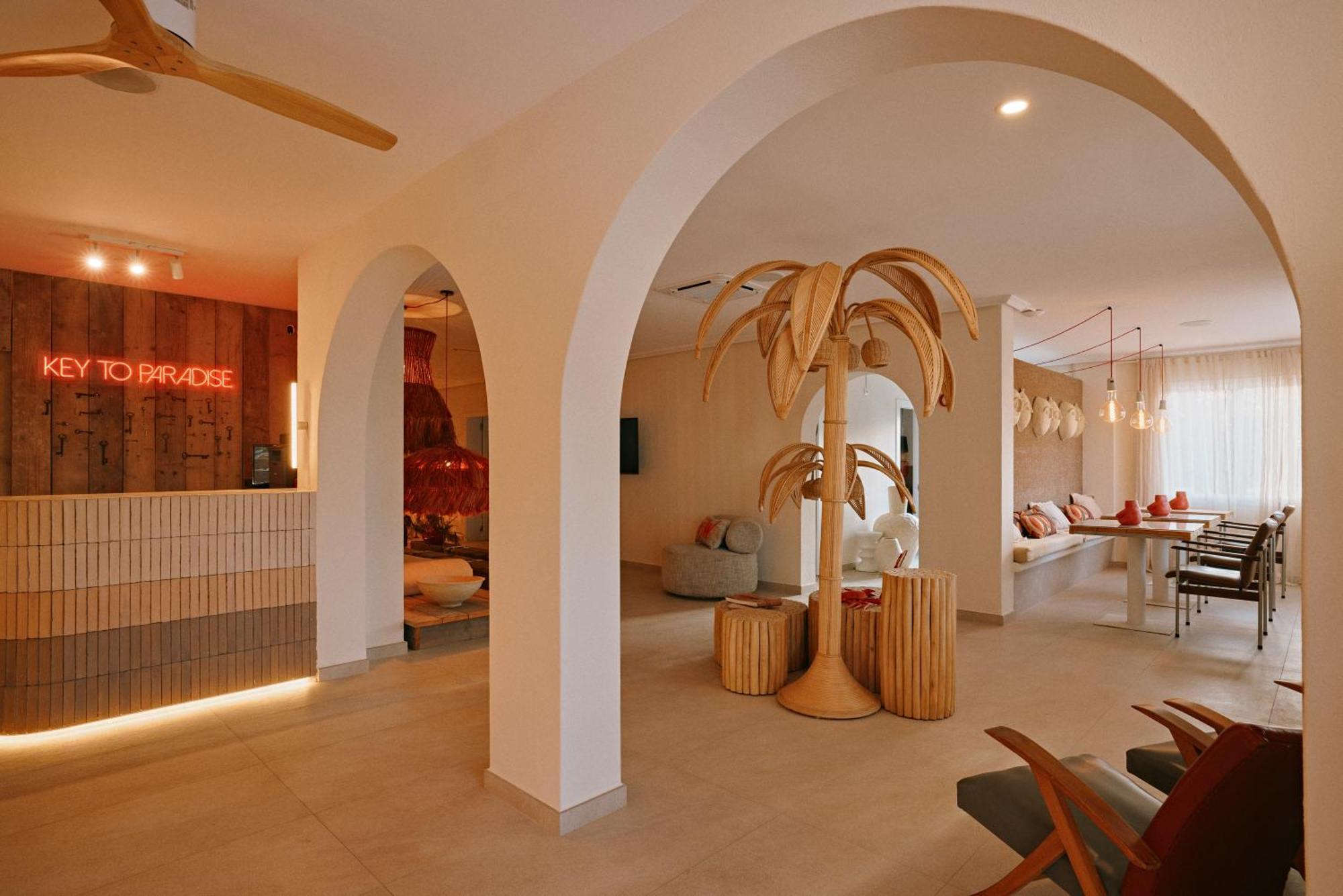 Апарт отель Secret Oasis Ibiza-Only Adults Сан-Антонио-Абад Экстерьер фото