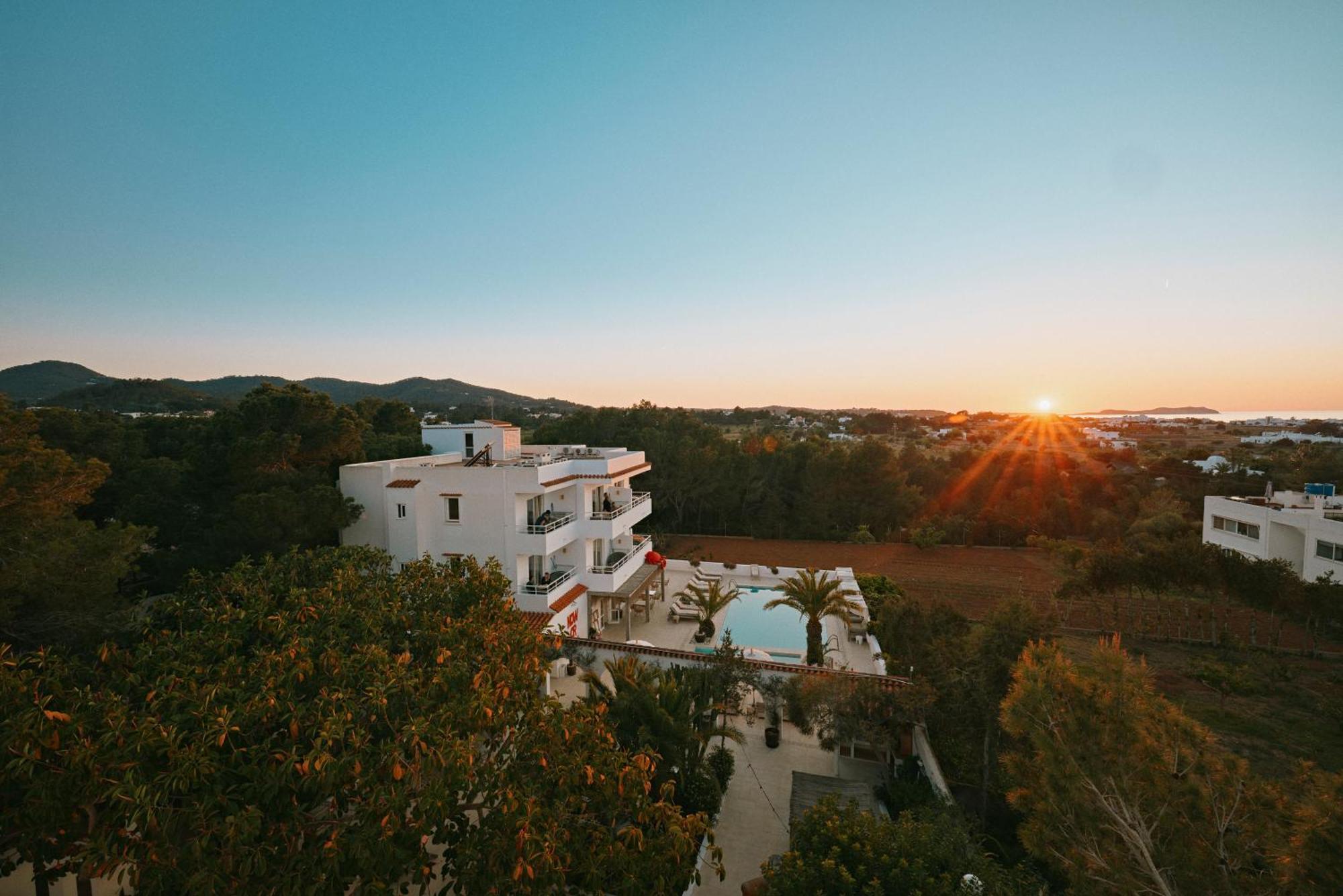 Апарт отель Secret Oasis Ibiza-Only Adults Сан-Антонио-Абад Экстерьер фото