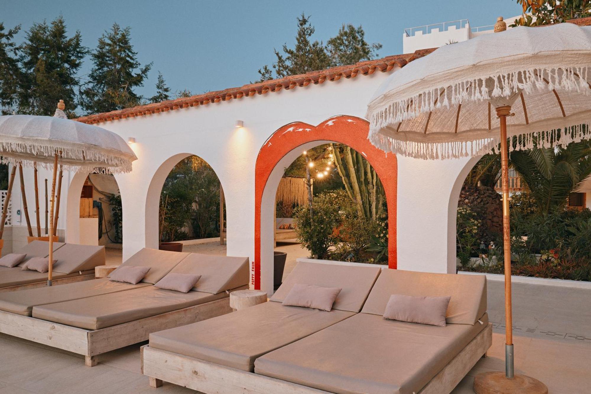 Апарт отель Secret Oasis Ibiza-Only Adults Сан-Антонио-Абад Экстерьер фото